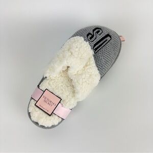 Victoria's Secret Soft Gray Knit Slippers
